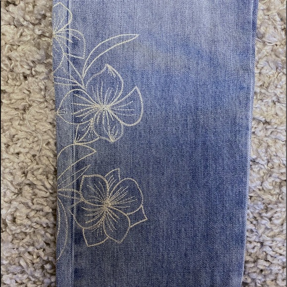 Lucky Brand Sienna Slim Boyfriend Jeans - Picture 4 of 6